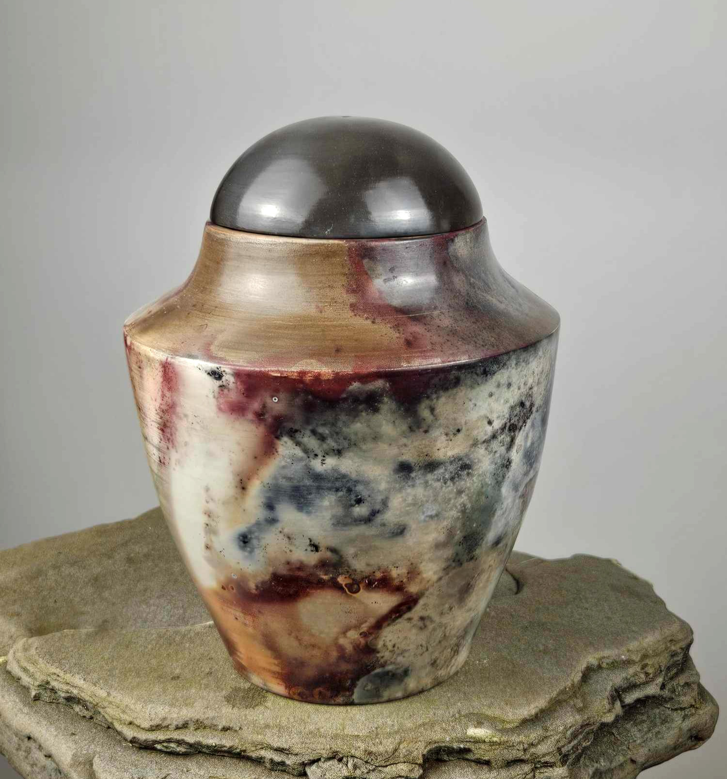 Image de Urne en céramique enfumée